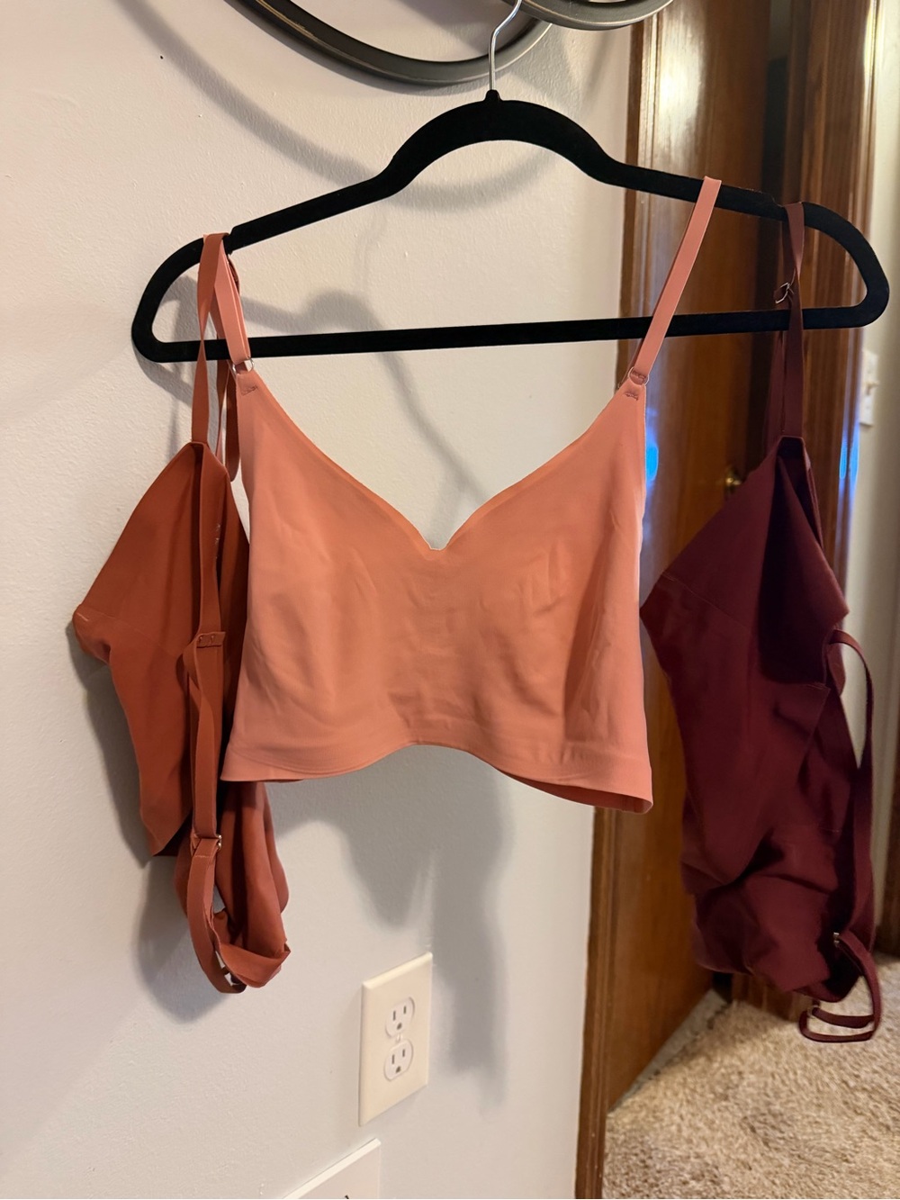 Seamless V-Neck Bralettes
